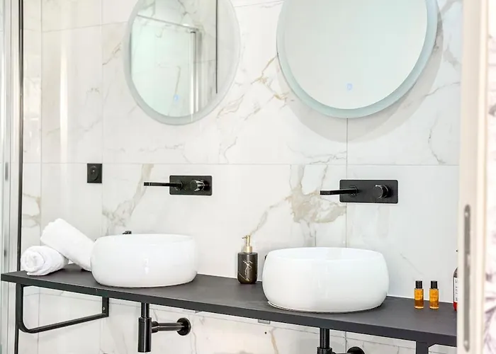 Nova - Near Sea And Beaches *